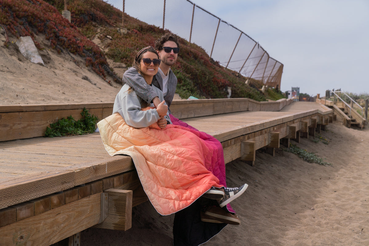 Original Puffy Blanket Dawn Pixel Fade Camping Blanket Rumpl Rumpl Canada